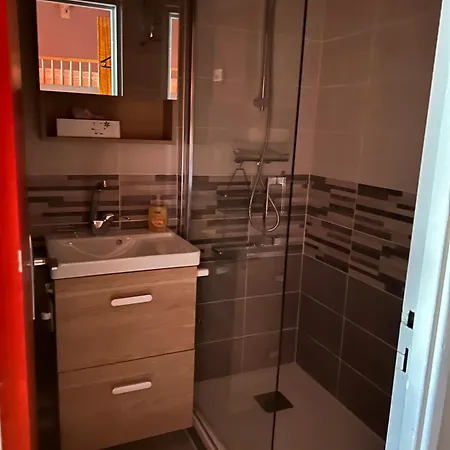 Résidence Du Valentin Pene Medaa Apartamento